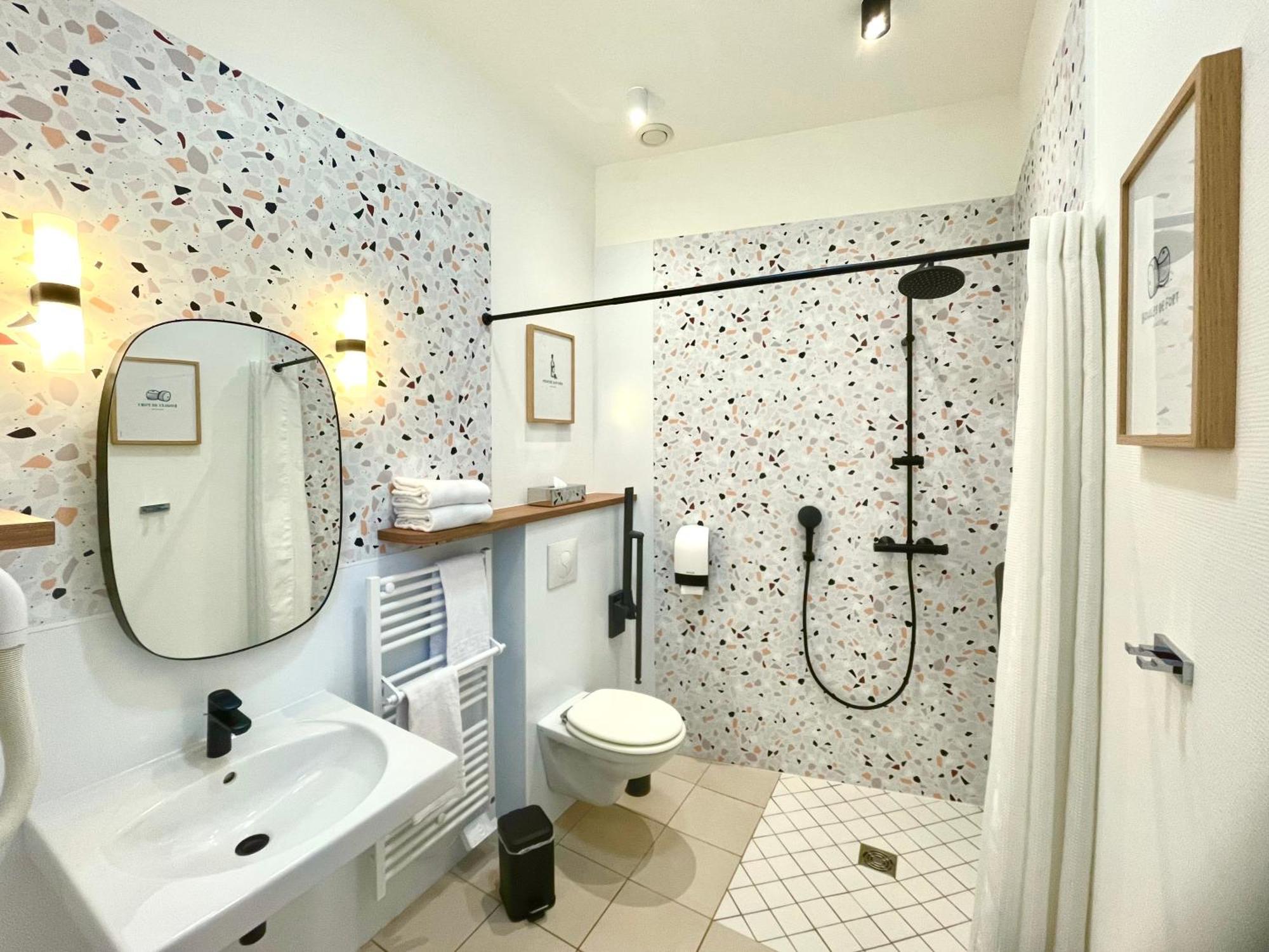 Logis Hotels- Hotel Marguerite D'Anjou Angers Chateau Ngoại thất bức ảnh
