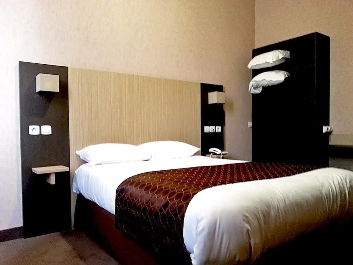 Logis Hotels- Hotel Marguerite D'Anjou Angers Chateau Ngoại thất bức ảnh